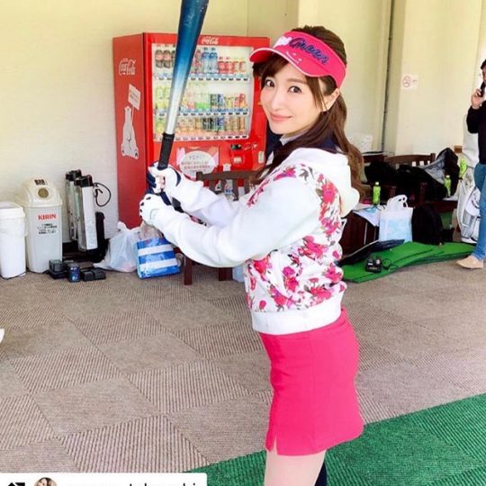 TVKのゴルフ番組で竹内渉ちゃんが毎週可愛くキスオンザグリーンのウェアを着こなしてくれています! TVKのゴルフ番組で竹内渉ちゃんが毎週可愛くキスオンザグリーンのウェアを着こなしてくれています!